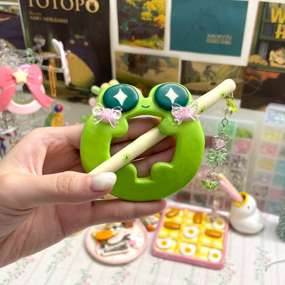 Froggie Clay Hair Brooch
